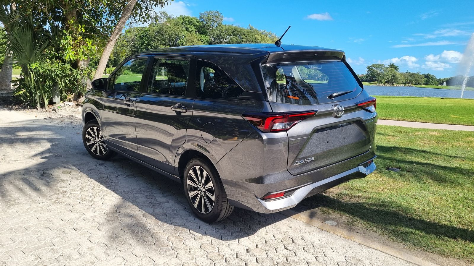 Toyota Avanza 2026 4